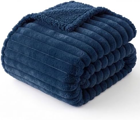 Bedsure ComfyFleece® Waterproof Dog Blankets for Medium Dogs 30"x40" by BEDSURE