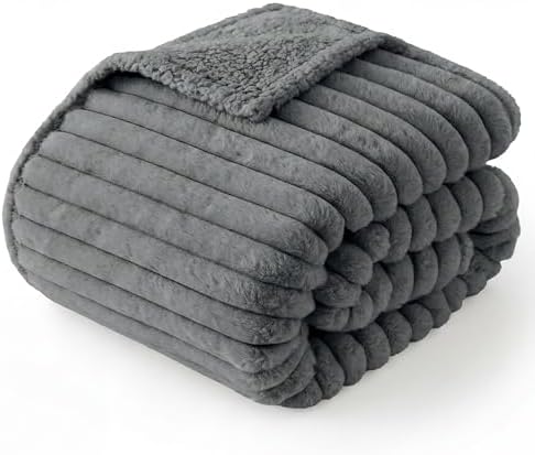 Bedsure ComfyFleece® Waterproof Dog Blankets for Medium Dogs 30"x40" by BEDSURE