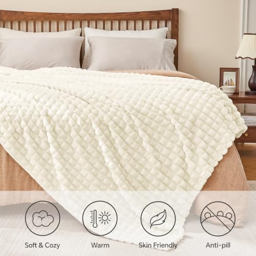 BEDELITE 3D Checked Cream Fleece Throw Blanket for Couch, 50x70 Inch - Image 5