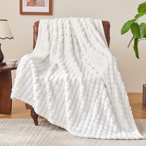 BEDELITE 3D Checked White Fleece Throw Blanket for Couch, 50x60 Inches - Image 2