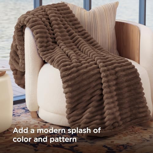 Bedsure Soft Brown Throw Blanket for Couch Decor Gifts 50"x60" - Image 3