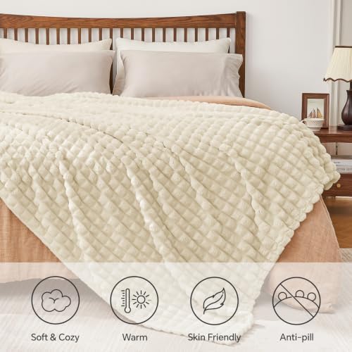 BEDELITE 3D Checked Beige Fleece Throw Blanket for Couch, 50x60 Inches - Image 4