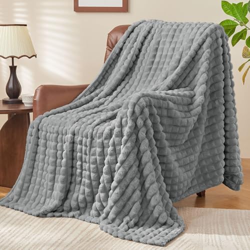 BEDELITE 3D Checked Grey Fleece Throw Blanket for Couch, 50x70 Inch - Image 4