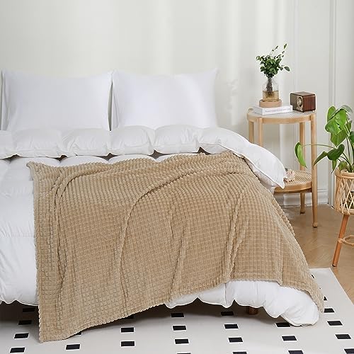 Puncuntex Fleece Throw Blanket Khaki 60"×80" with Square Grid Design - Image 4