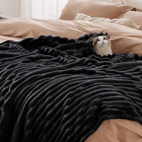 Bedsure Soft Black Throw Blanket for Couch Decor Gifts 50"x70" - Image 6