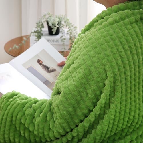 Puncuntex Fleece Throw Blanket Apple Green 60"×80" with Square Grid Design - Image 4