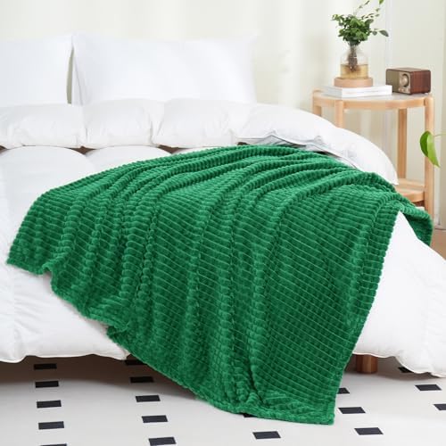 Puncuntex Fleece Blanket Classic Green 108"×90" with Square Grid Design - Image 2