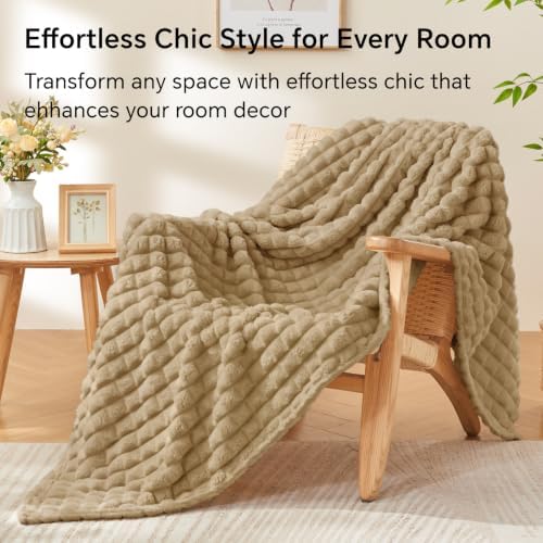 BEDELITE 3D Checked Camel Fleece Throw Blanket for Couch, 50x70 Inch - Image 3