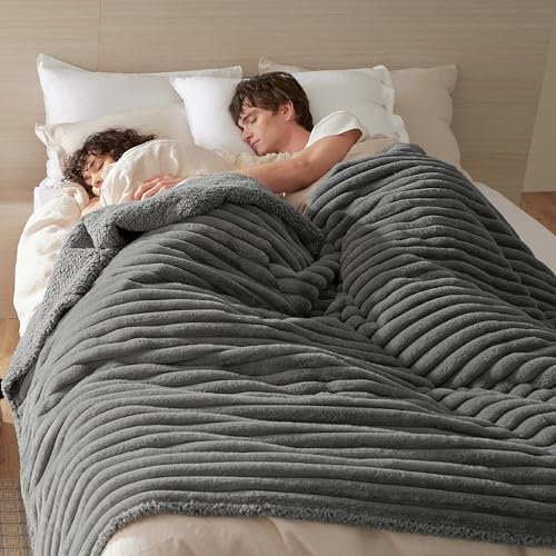 Bedsure ComfyFleece® Waterproof Blanket for Bed, King（86"x108"） Warm Grey - Image 6