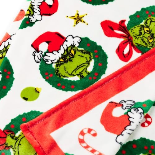 Hallmark Dr. Seuss Grinch Christmas Blanket (Cindy Lou Who, Max the Dog) - Image 4
