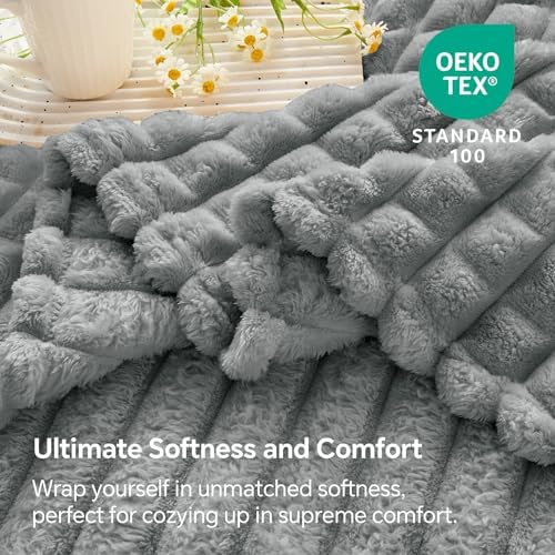 BEDELITE 3D Checked Grey Fleece Throw Blanket for Couch, 50x60 Inches - Image 5