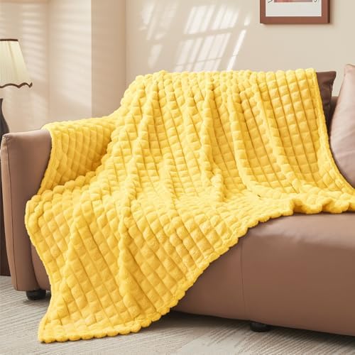 BEDELITE 3D Checked Light Yellow Fleece Throw Blanket for Couch, 50x70 Inch - Image 5