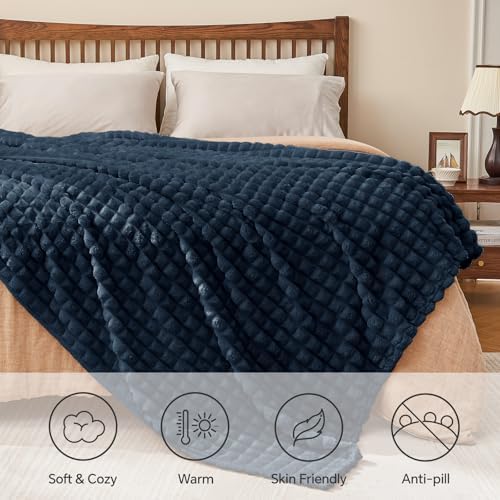 BEDELITE 3D Checked Navy Fleece Throw Blanket for Couch, 50x70 Inch - Image 5