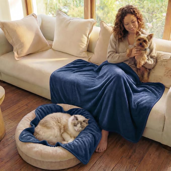 Luciphia Waterproof Pet Blanket, Washable Reversible Sherpa Fleece Throw | Liquid-proof furniture protector for bed and couch, soft reversible sherpa fleece for dogs, cats blue, L
