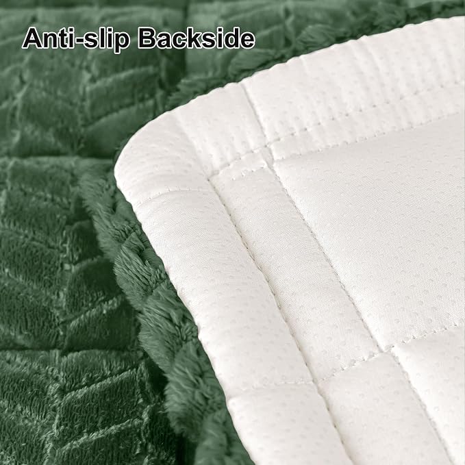 Smiry Couch Cover for Dogs, Non Slip Fuzzy Pet Sofa Covers Washable | Sofa Slipcovers for 2-3 Cushion Couch, Soft Thick Furniture Protector for Cats Dogs, Against Fur, Dirt, Scratch (27.6"x59")