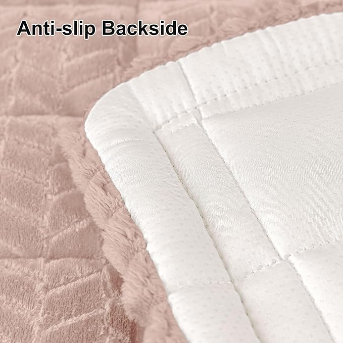 Smiry Couch Cover for Dogs, Non Slip Fuzzy Pet Sofa Covers Washable | Sofa Slipcovers for Sectional Couch, Soft Thick Furniture Protector for Cats Dogs, Against Fur, Dirt, Scratch (43"x63")